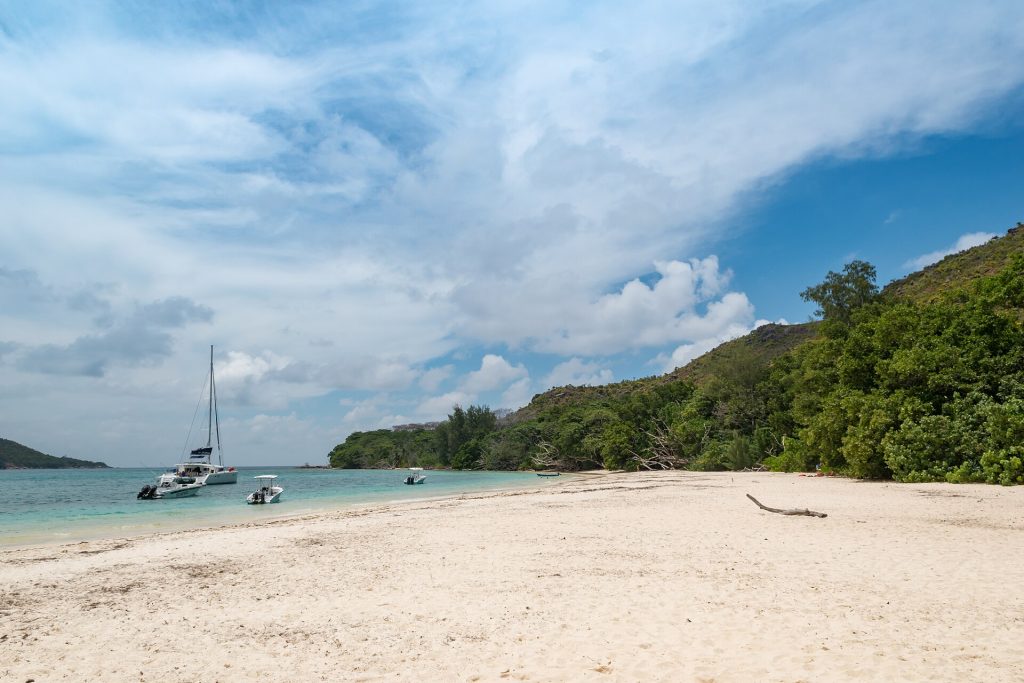 Beach on Curieuse island, Seychelles (39587672642)