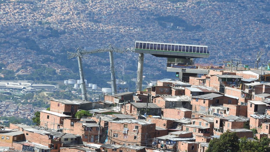 CONSTRUCCION ESTACION METROCABLE MEDELLIN 2015