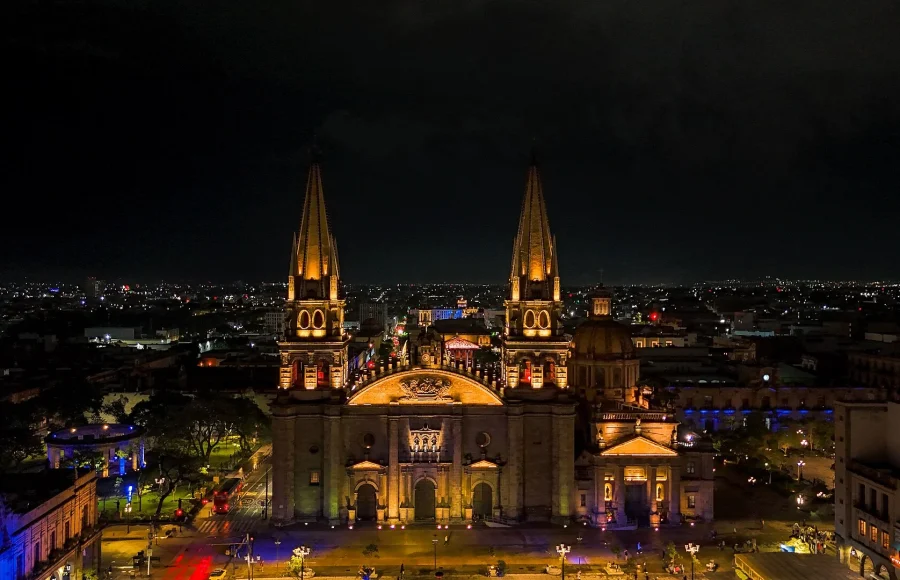 Guadalajara Through Its Neighborhoods, Markets and Music