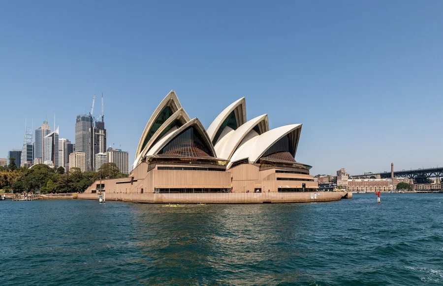 Sydney by Shore and Harbor: Two Landscapes, One City