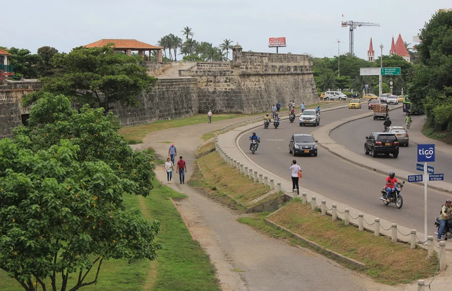 Cartagena Beyond the Walls: Heritage, Heat and Coastal Context