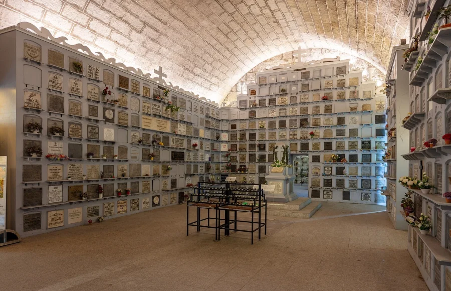 Manila on Foot: Intramuros, Museums and the Modern City