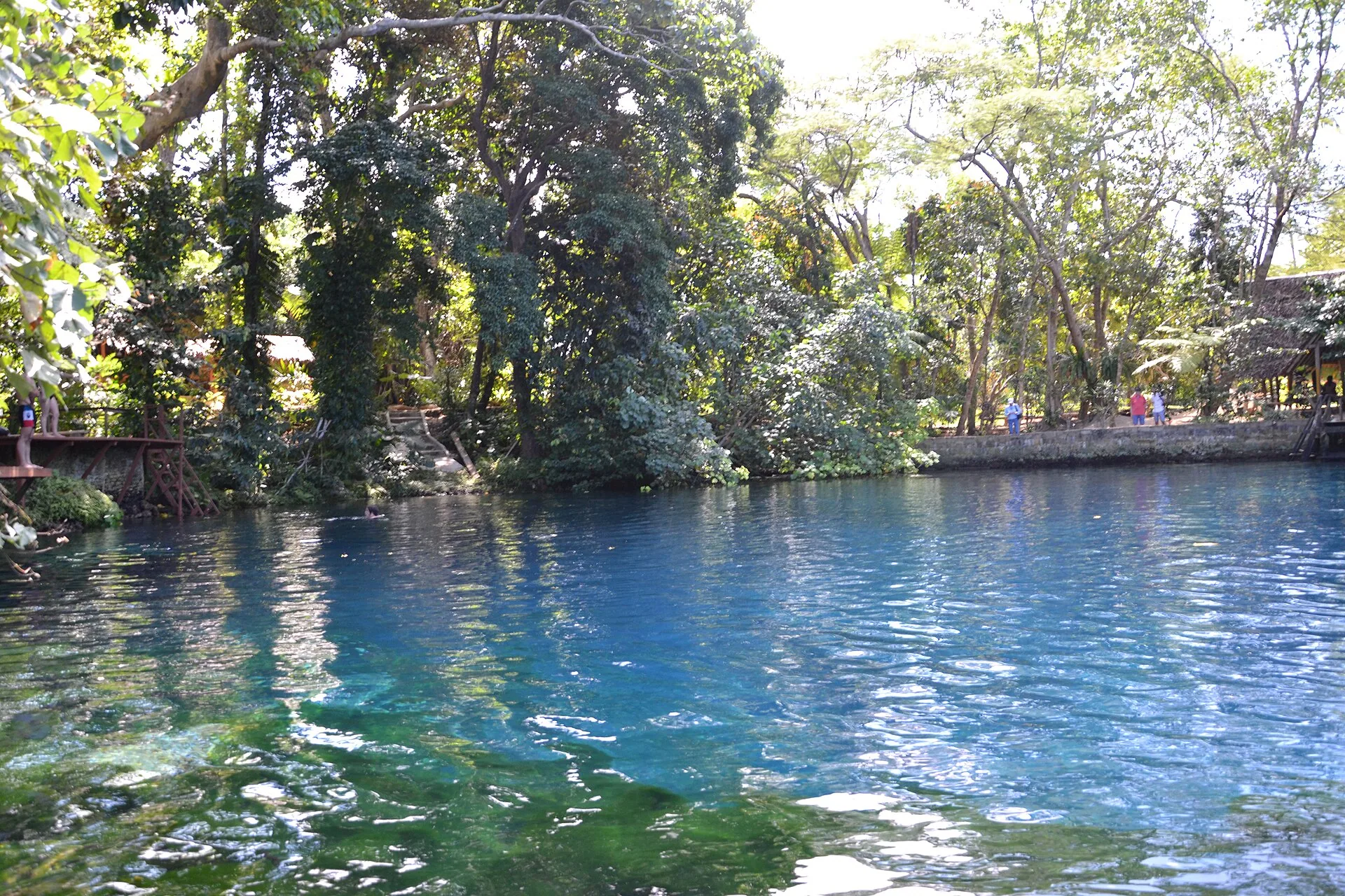 Nanda Blue Hole on Espiritu Santo, Vanuatu